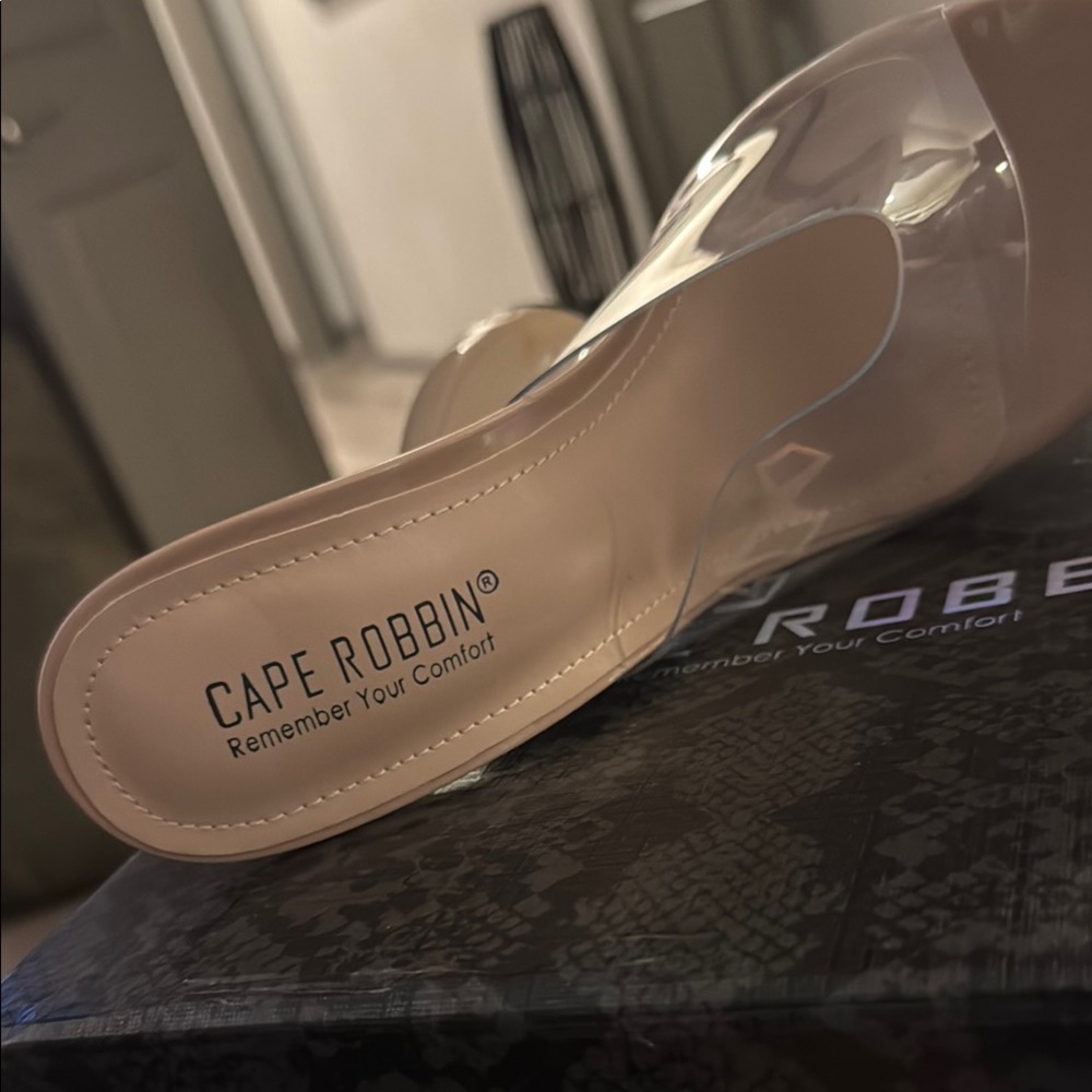 Cape Robbin❣️Inji Clear Round Toe Platform High Heels (Inji) BRAND NEW IN BOX❣️ - Picture 6 of 12